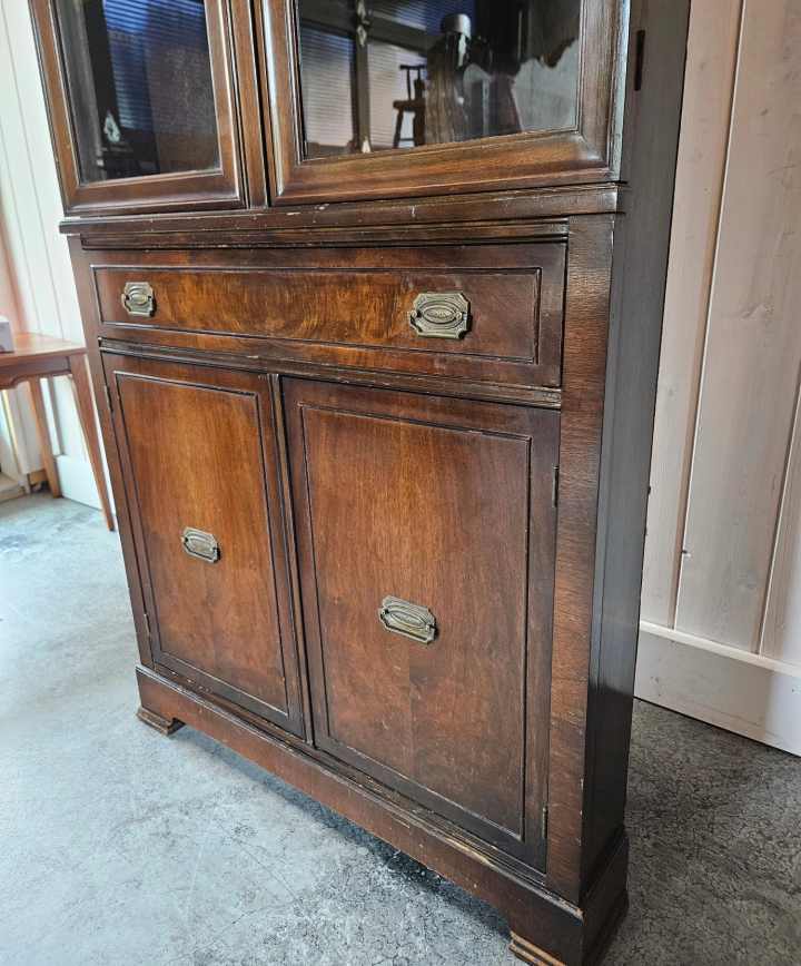 Corner China Cabinet (#1)