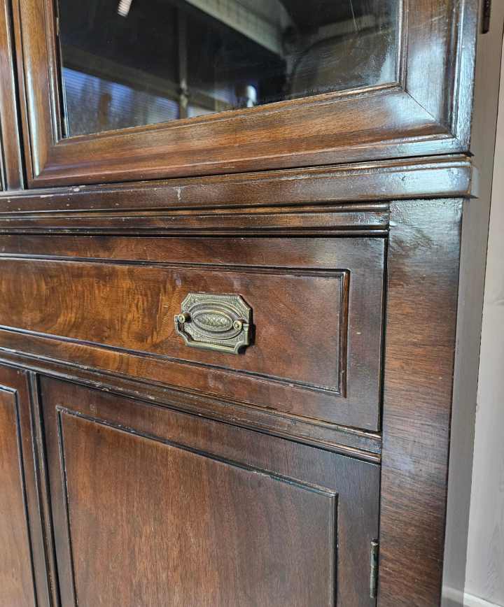 Corner China Cabinet (#1)