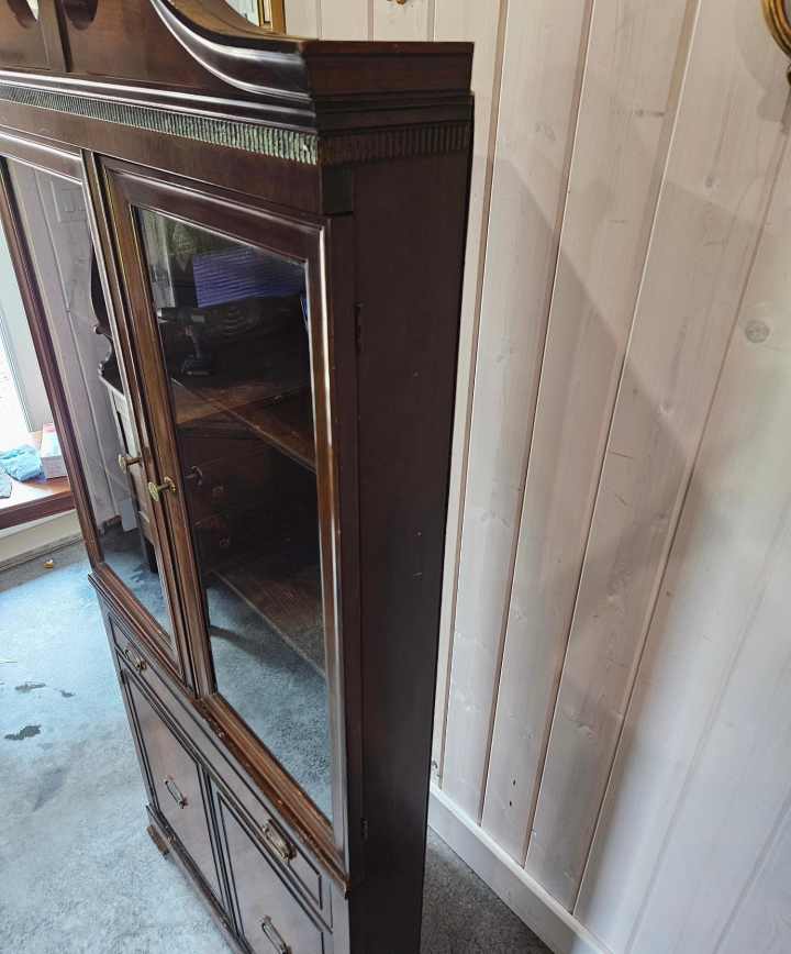 Corner China Cabinet (#1)