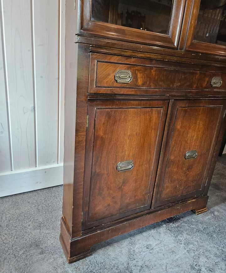 Corner China Cabinet (#1)