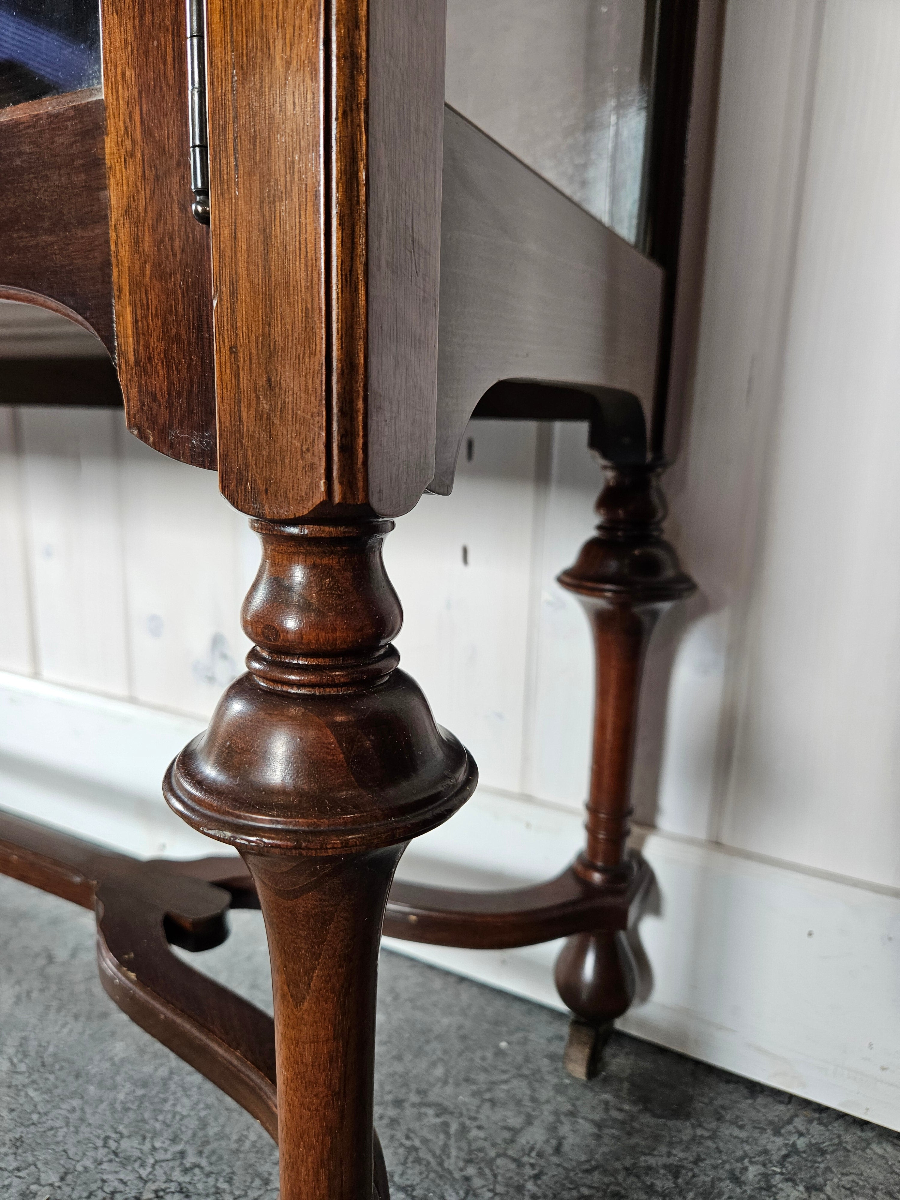 Display Cabinet