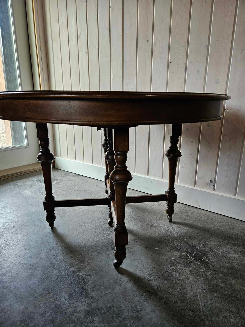 Round Dining Table