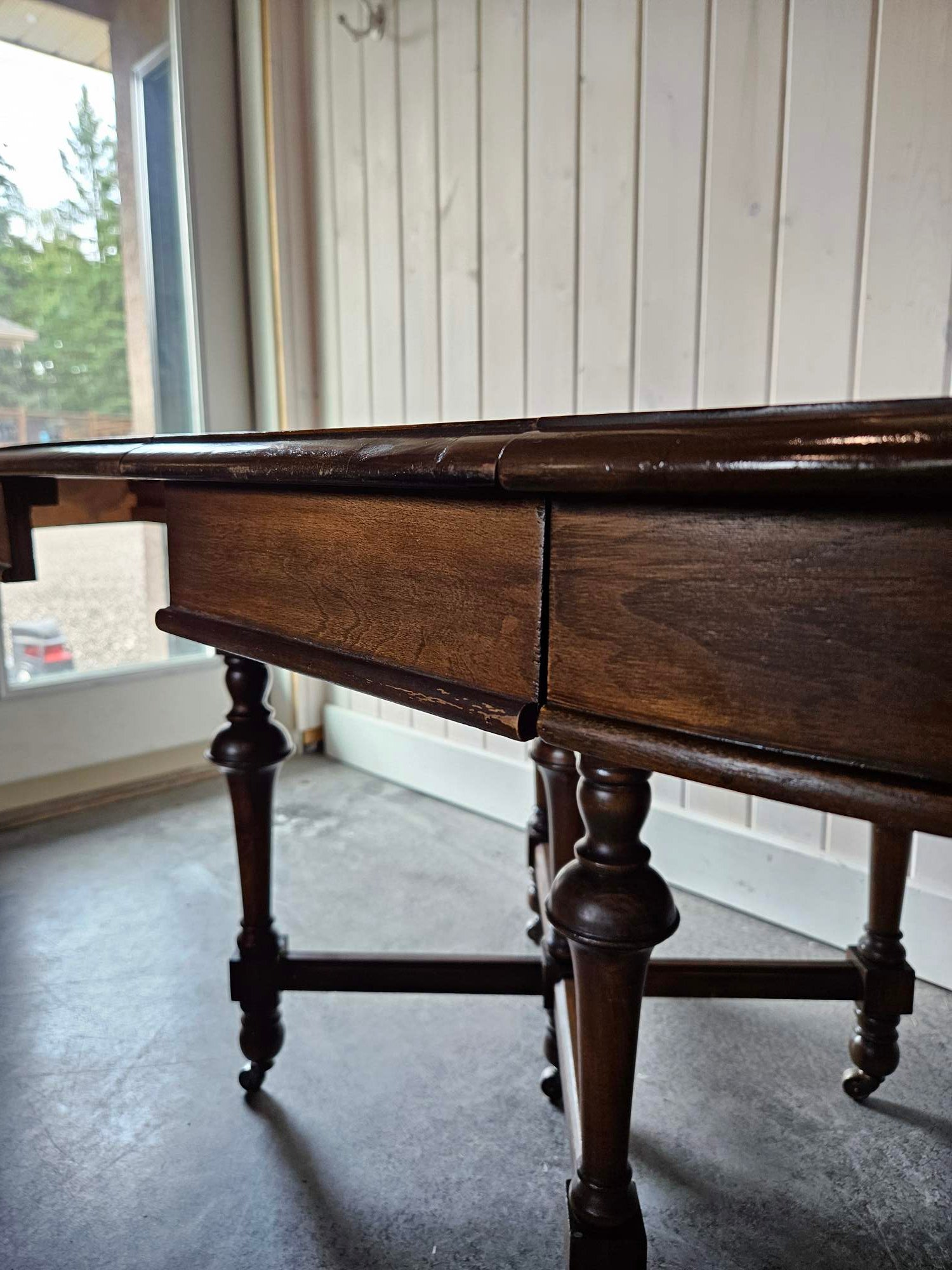 Round Dining Table
