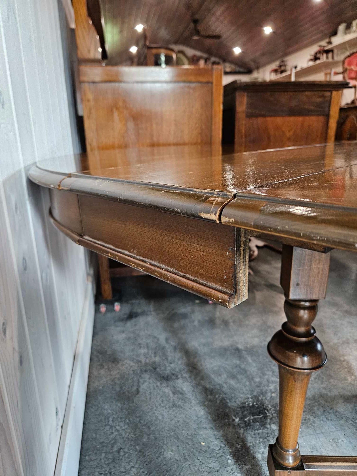 Round Dining Table