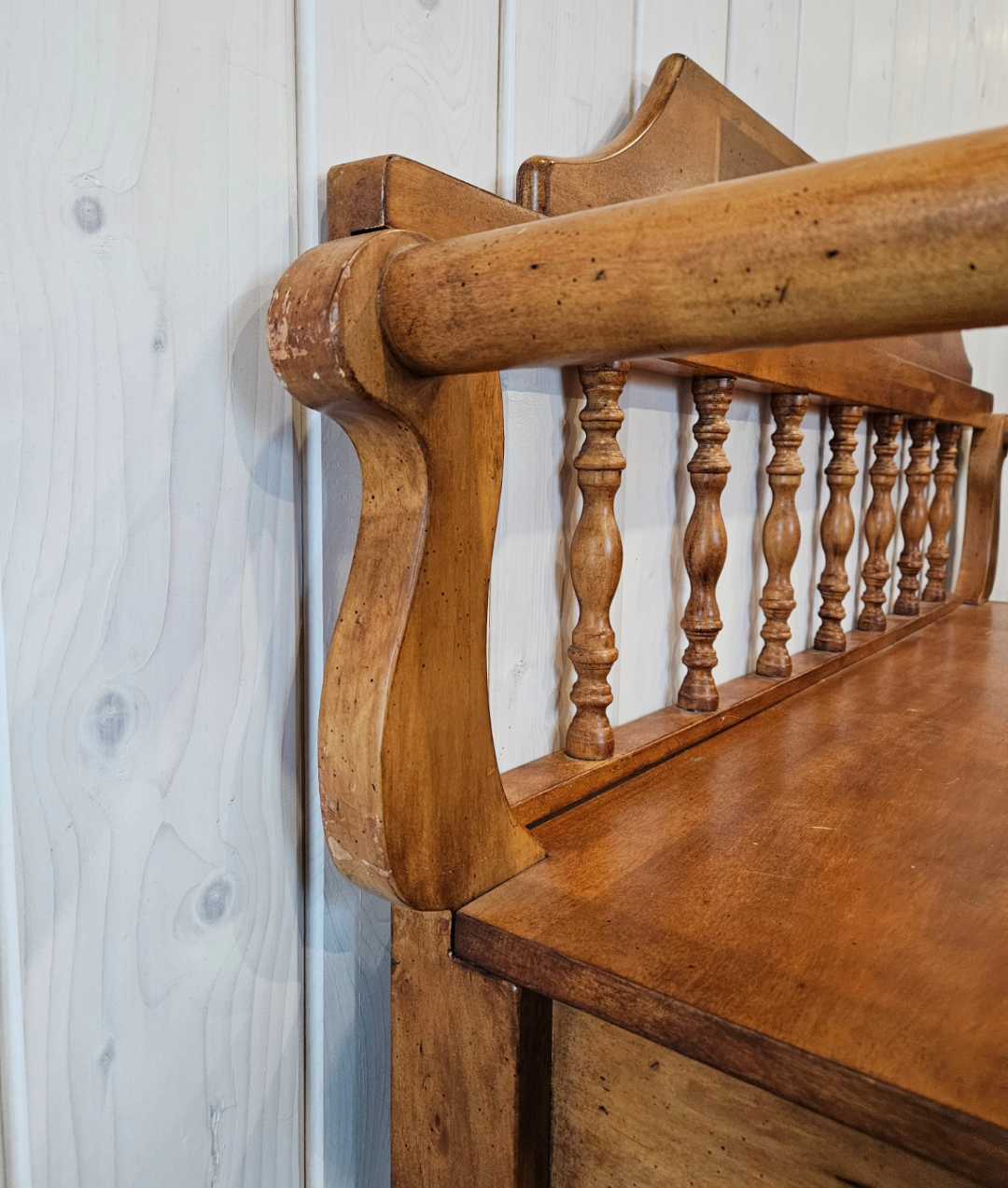 Entrance Bench