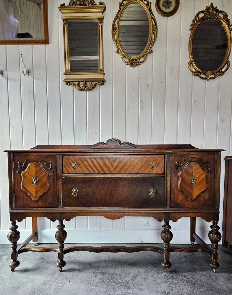 Buffet Cabinet