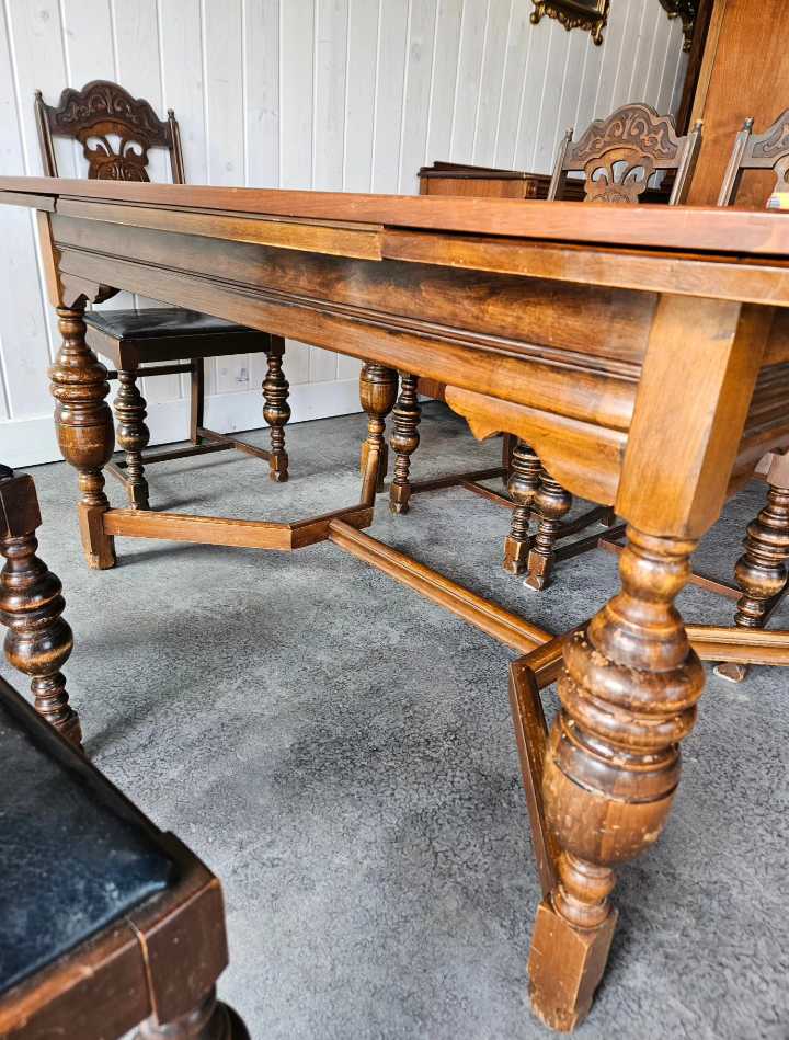 Antique Dining Table with 6 Chairs