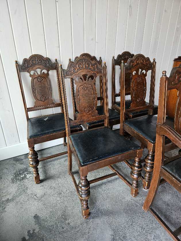 Antique Dining Table with 6 Chairs