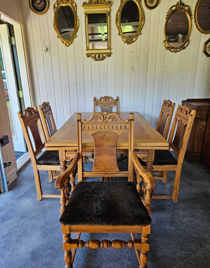 Dining Table with 6 Chairs