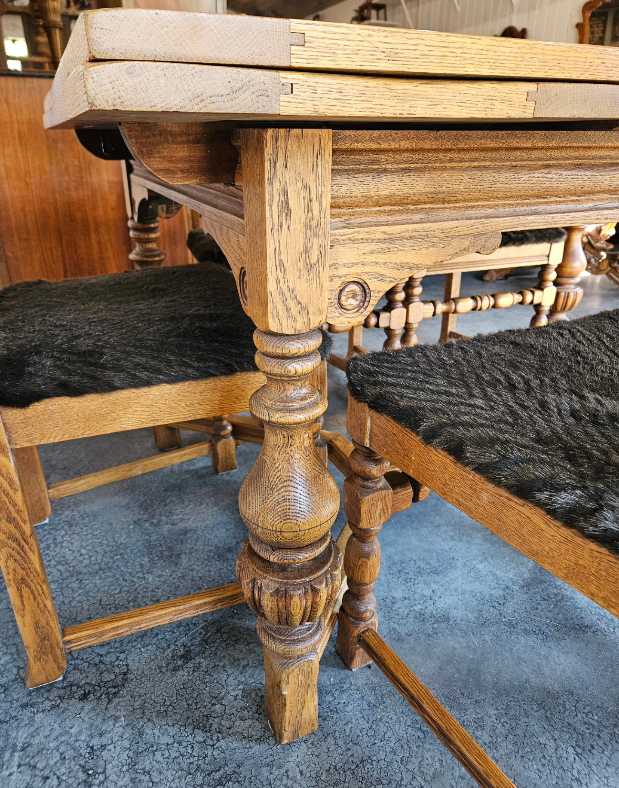 Dining Table with 6 Chairs