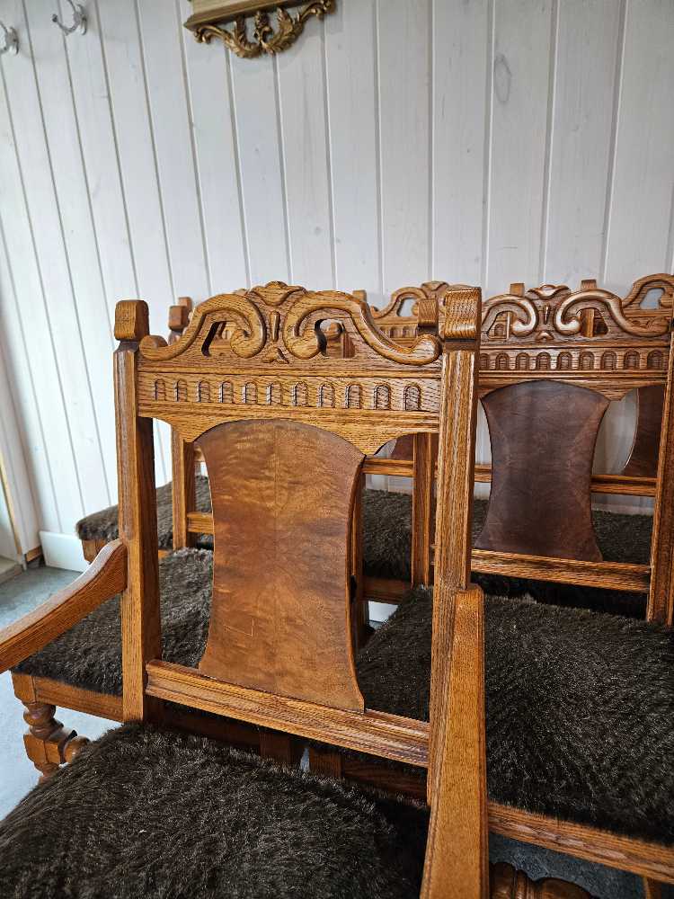 Dining Table with 6 Chairs