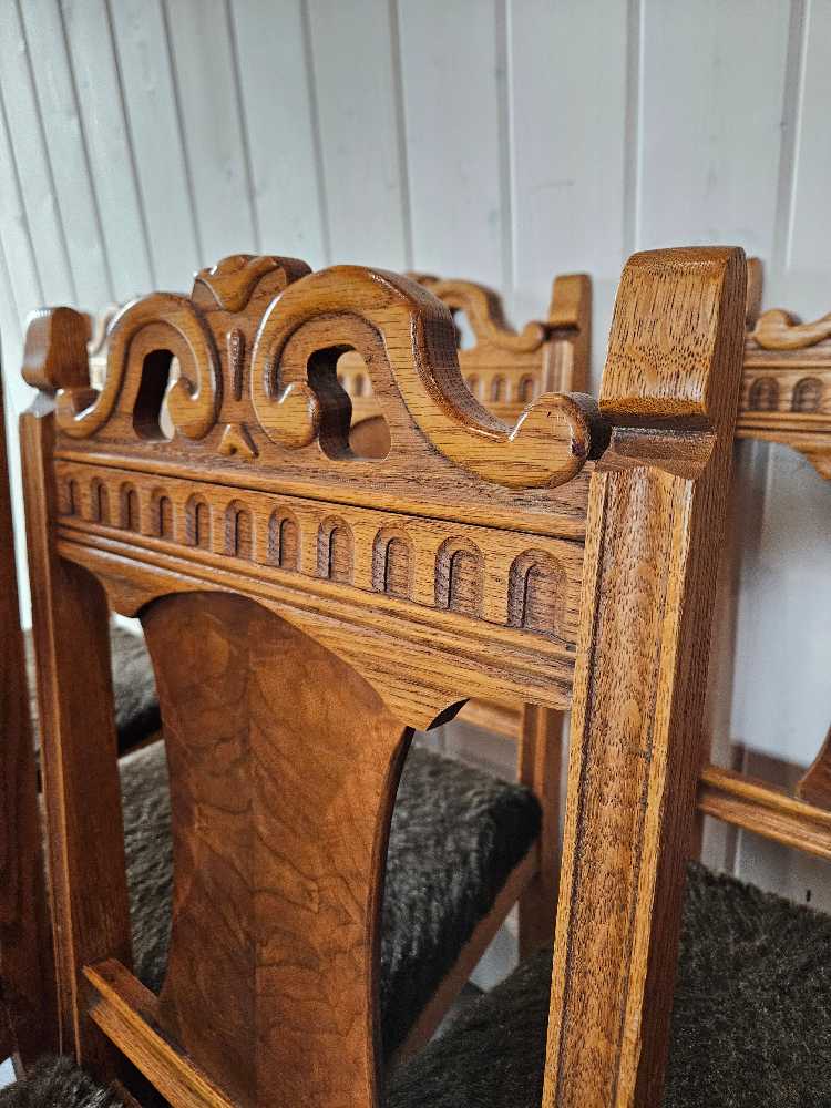 Dining Table with 6 Chairs
