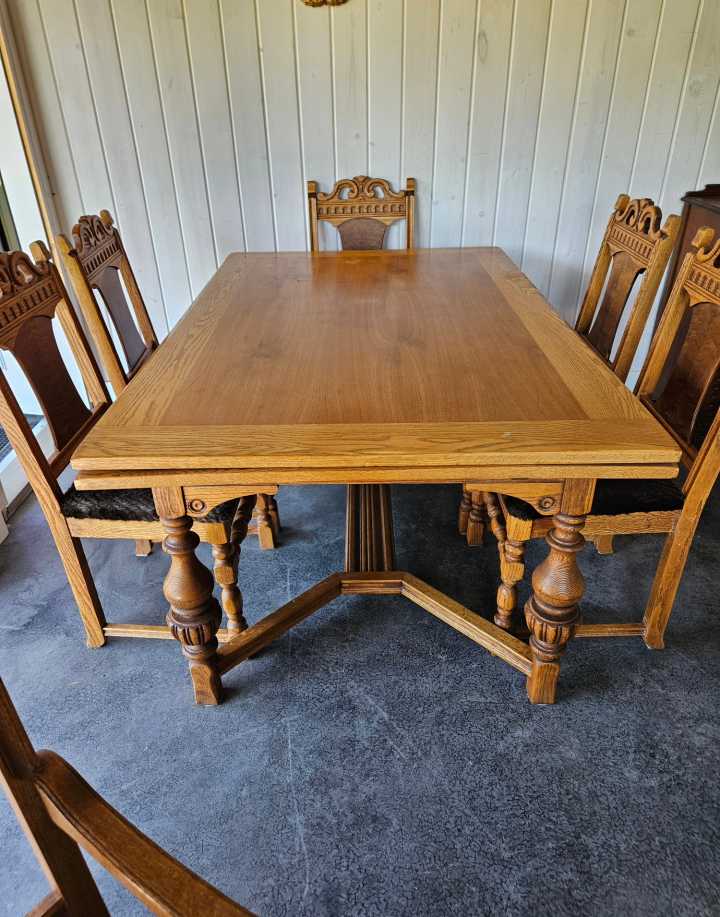 Dining Table with 6 Chairs