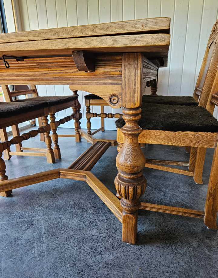 Dining Table with 6 Chairs