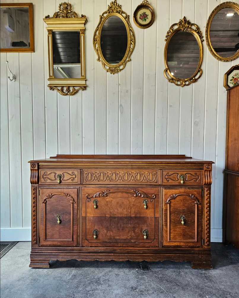 Buffet Cabinet