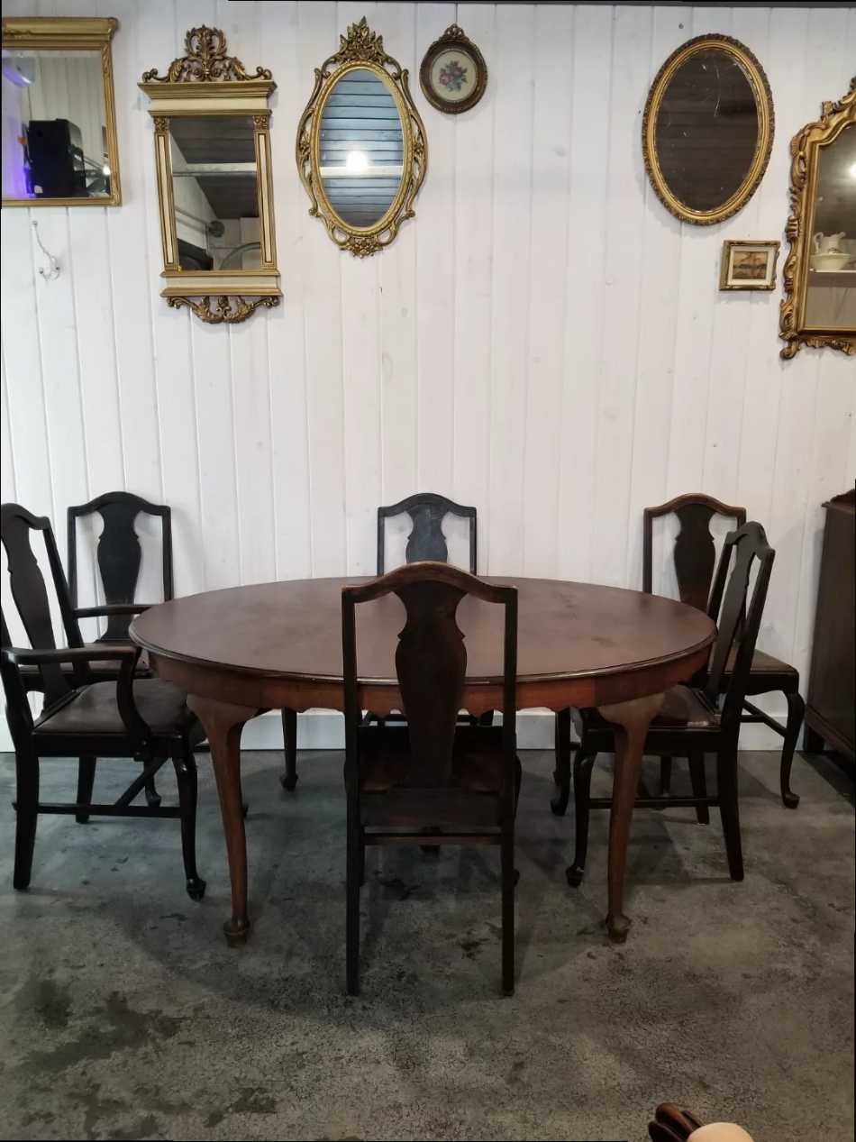Oval Dining Table