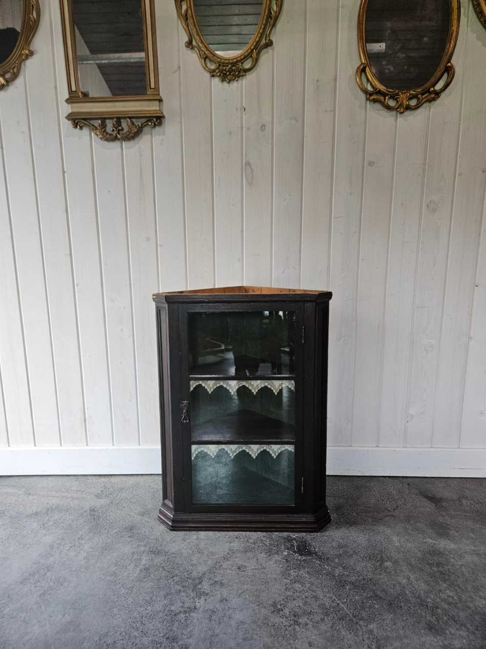 Mennoite Corner Wall Cabinet
