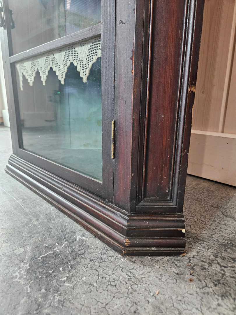 Mennoite Corner Wall Cabinet