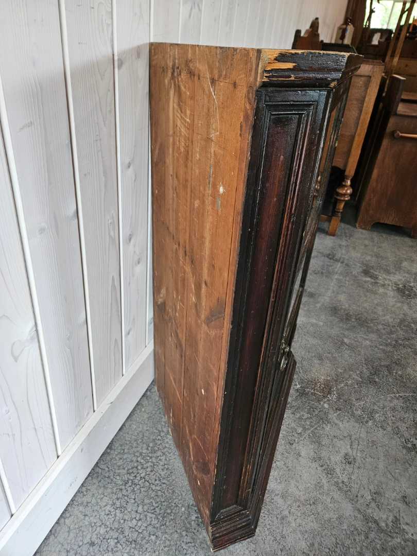 Mennoite Corner Wall Cabinet