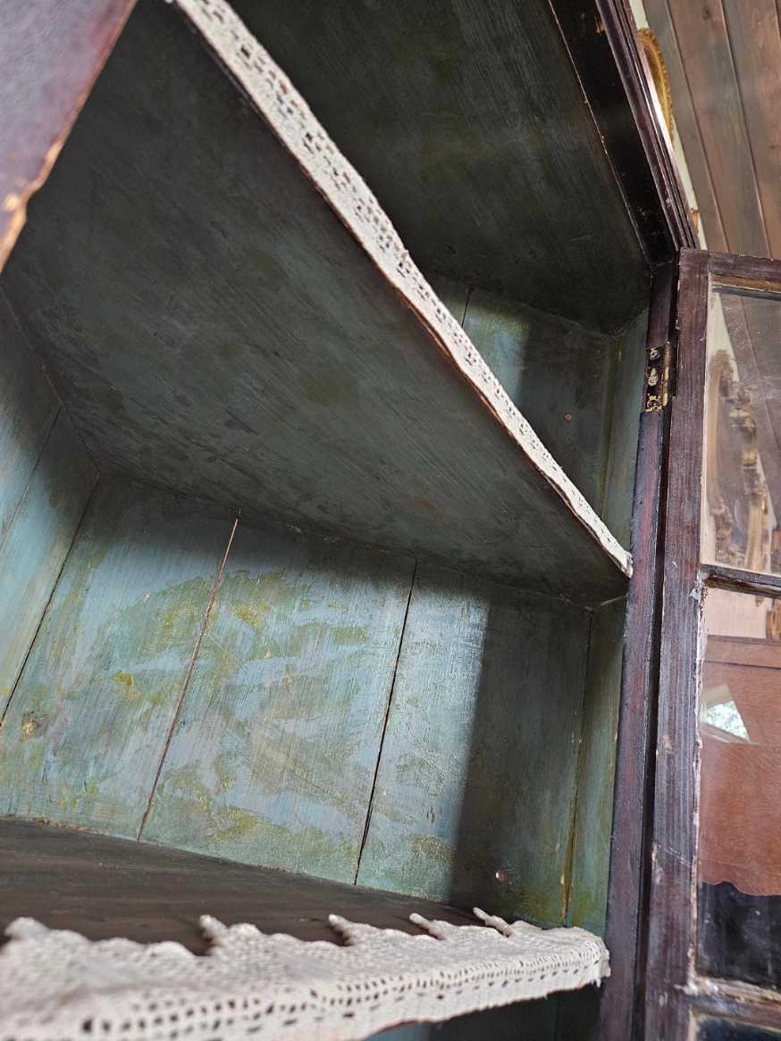 Mennoite Corner Wall Cabinet