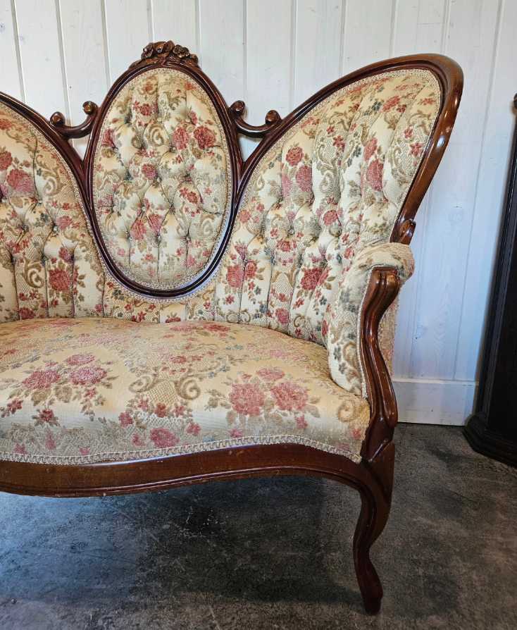 Victorian Settee (Loveseat)