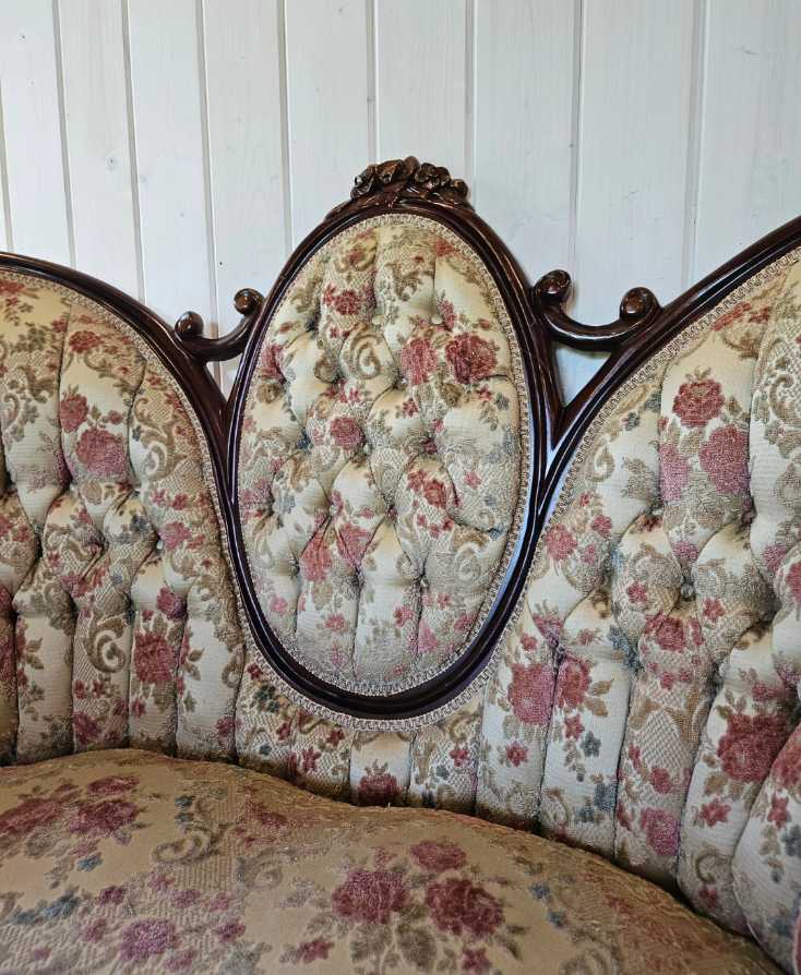 Victorian Settee (Loveseat)