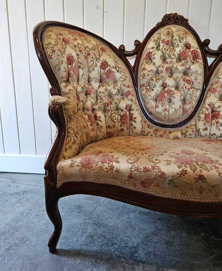 Victorian Settee (Loveseat)