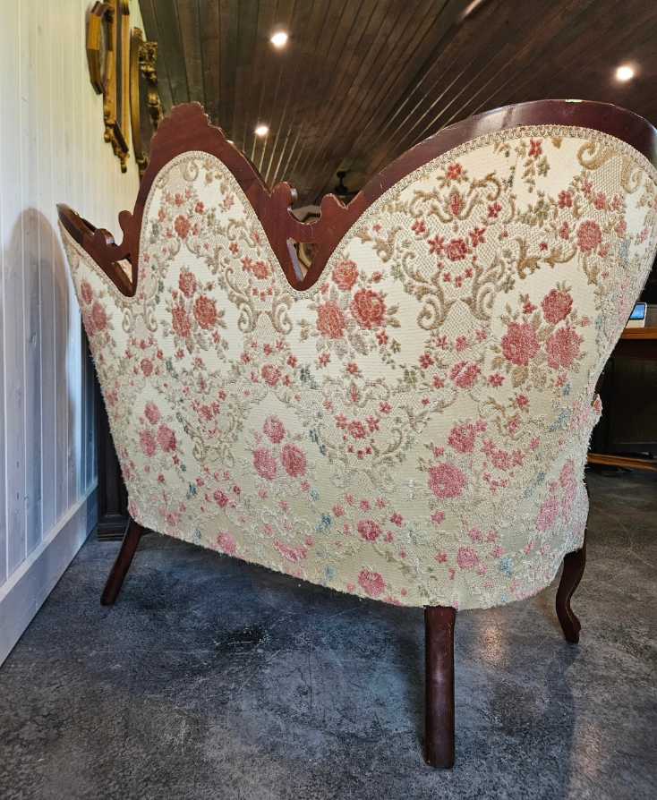Victorian Settee (Loveseat)