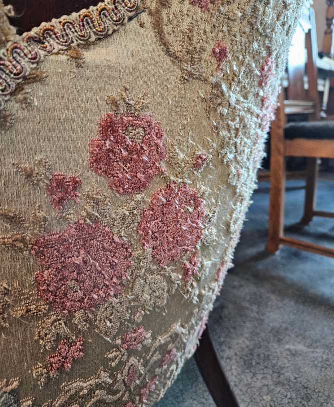 Victorian Settee (Loveseat)