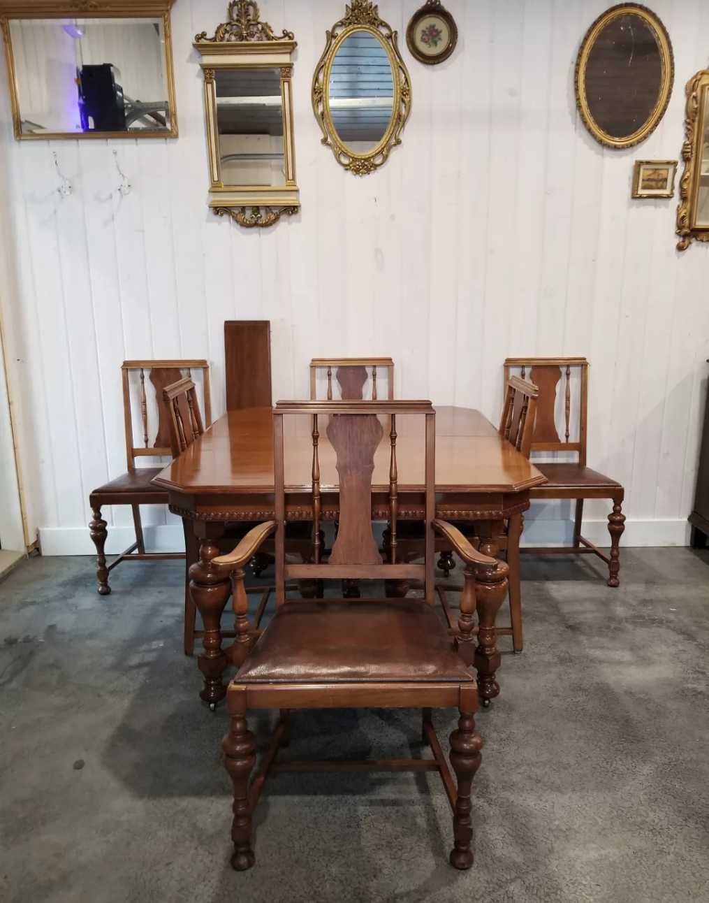 Knetchel Dining Set