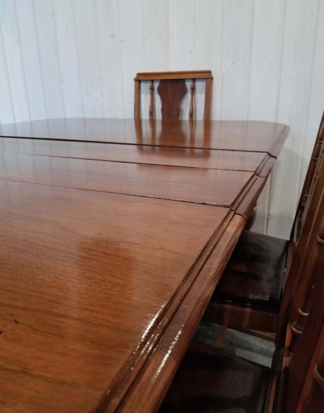Knetchel Dining Set