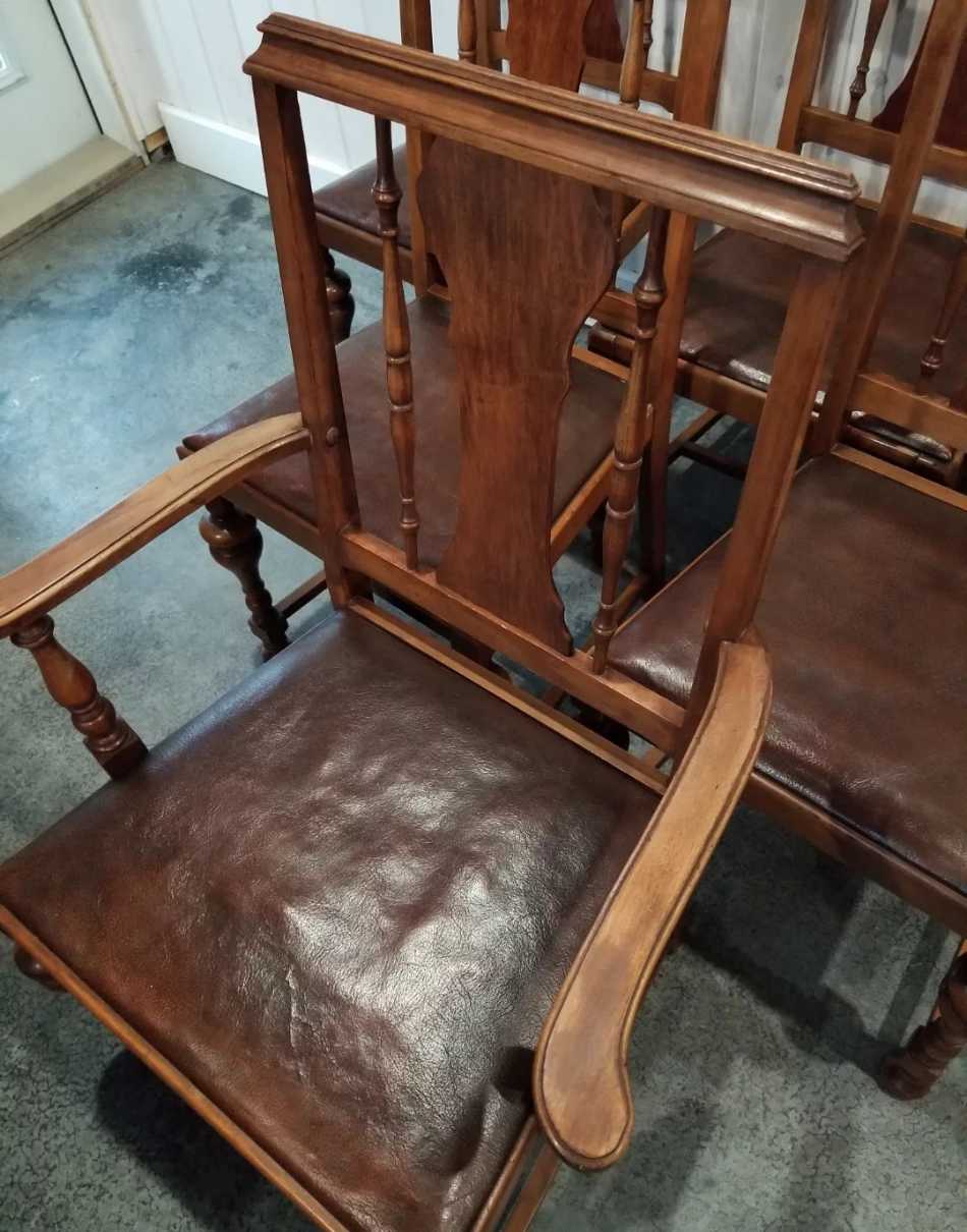 Knetchel Dining Set