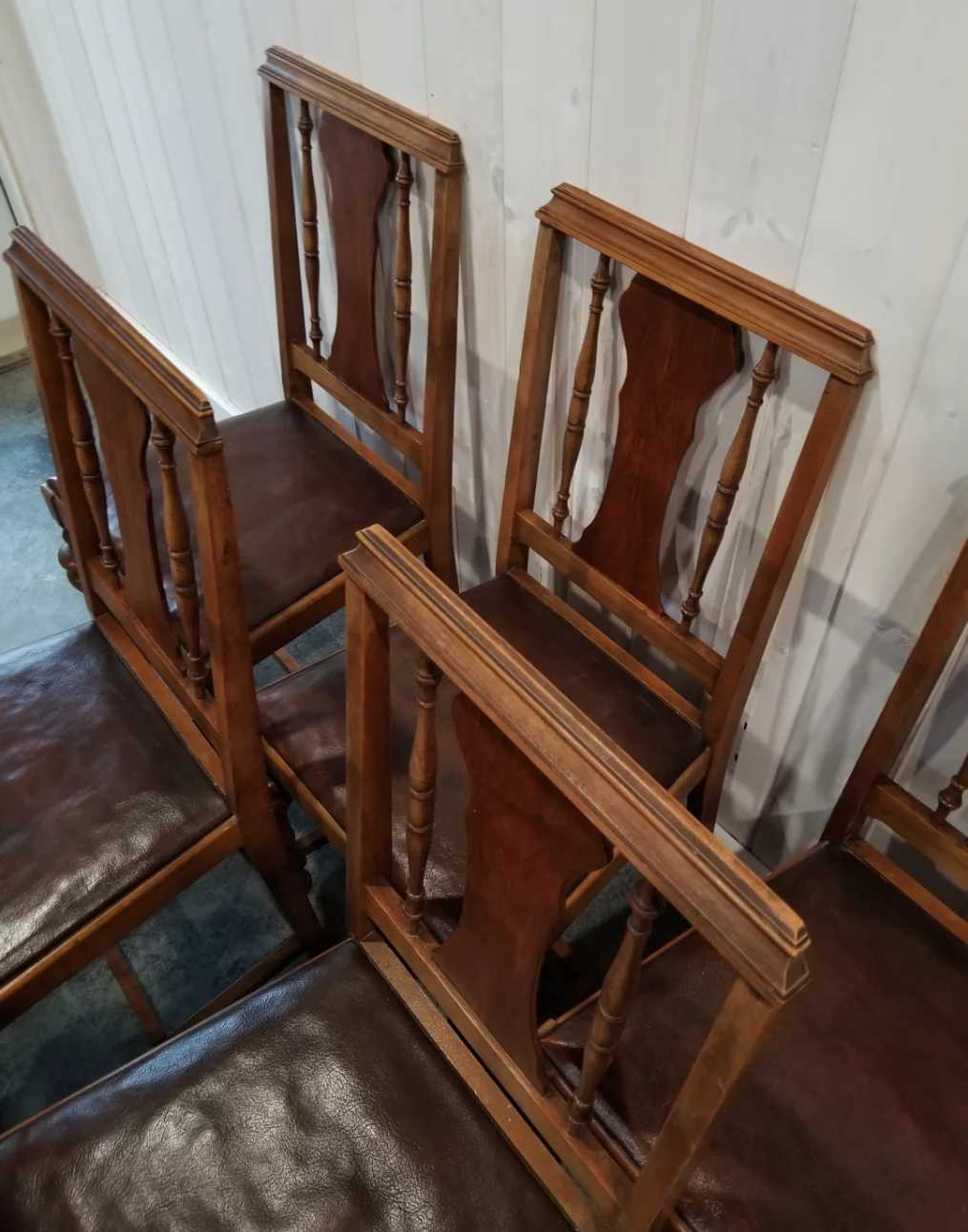 Knetchel Dining Set