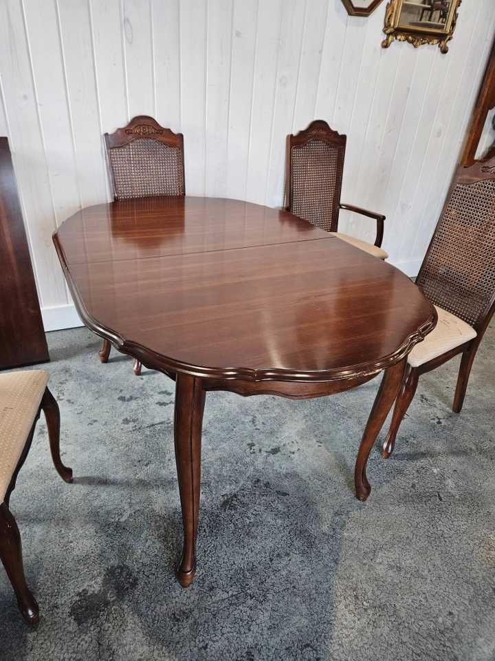 French Provincial Style Table with 4 Chairs