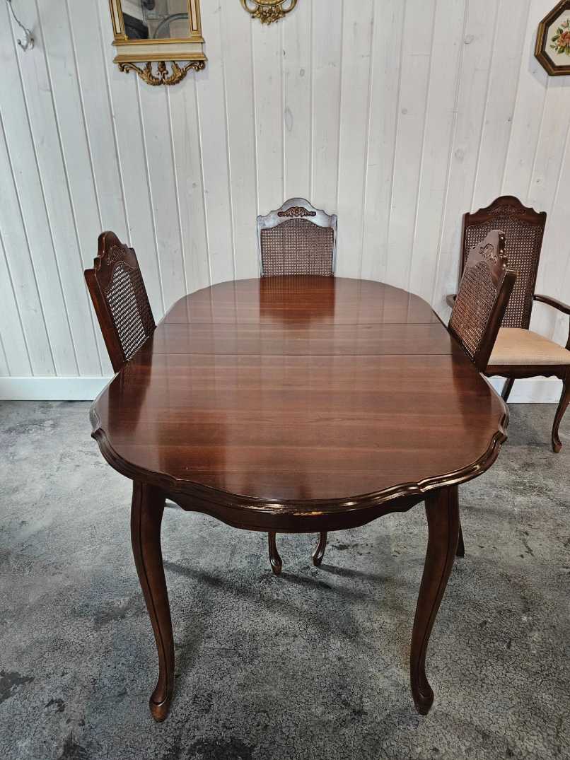 French Provincial Style Table with 4 Chairs