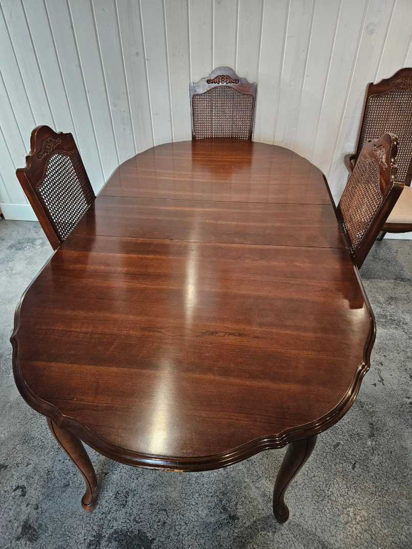 French Provincial Style Table with 4 Chairs