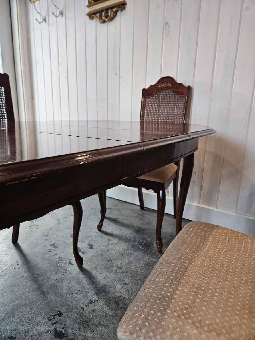 French Provincial Style Table with 4 Chairs