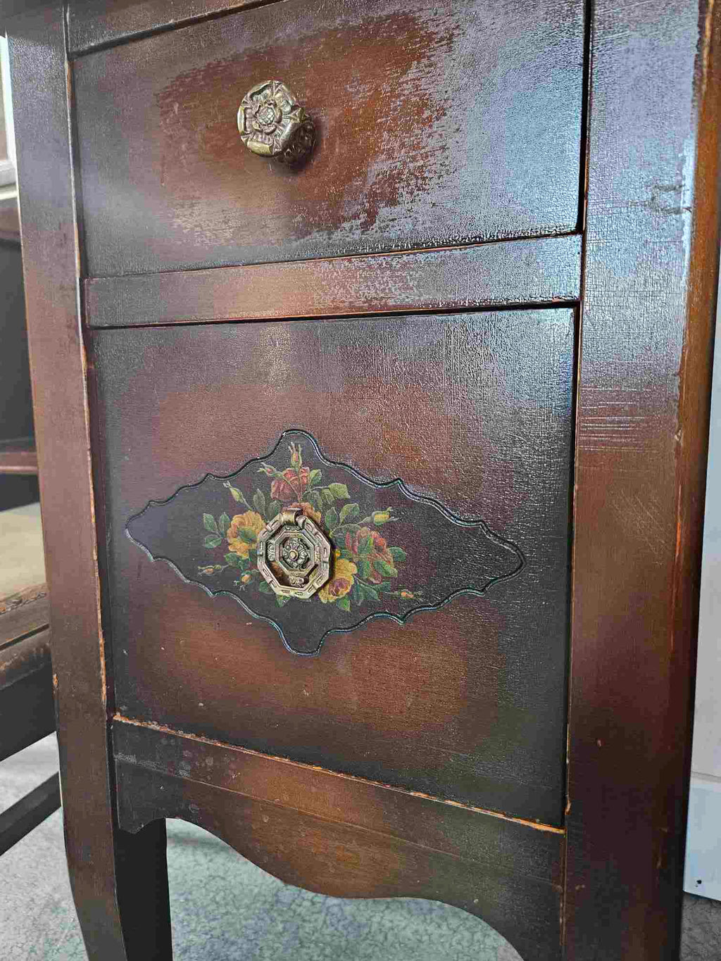 Vanity with 3 Way Mirror