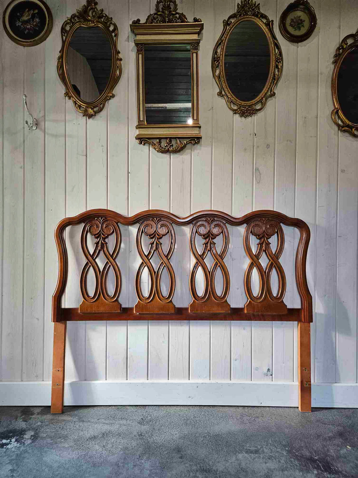 Victoriavilla Queen Head Board