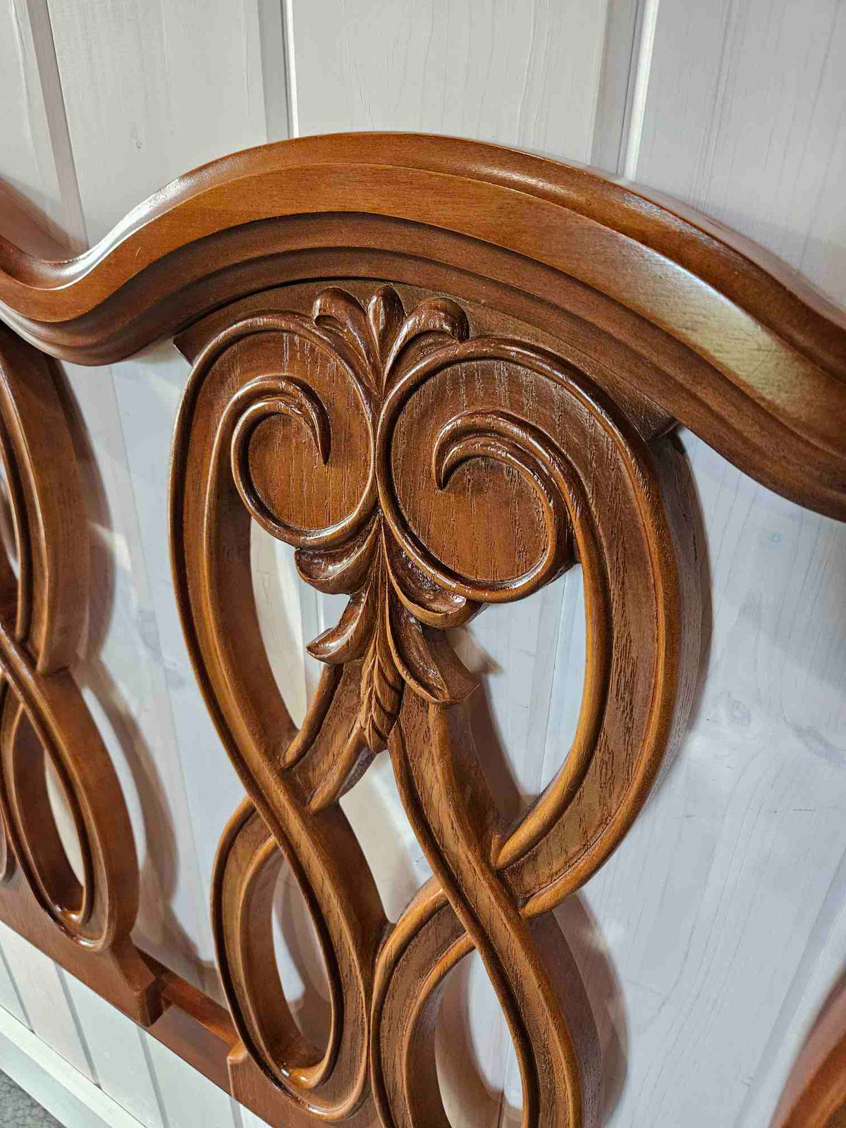 Victoriavilla Queen Head Board
