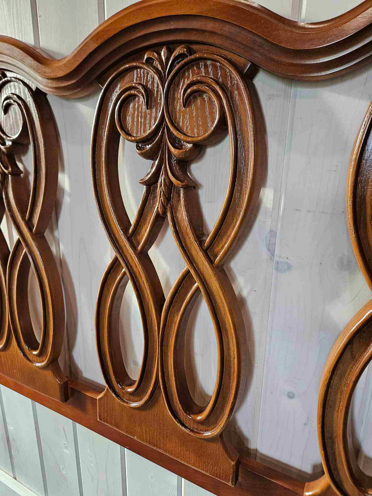 Victoriavilla Queen Head Board