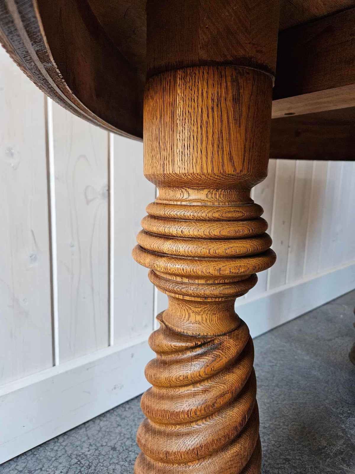 Round Oak Dining Table