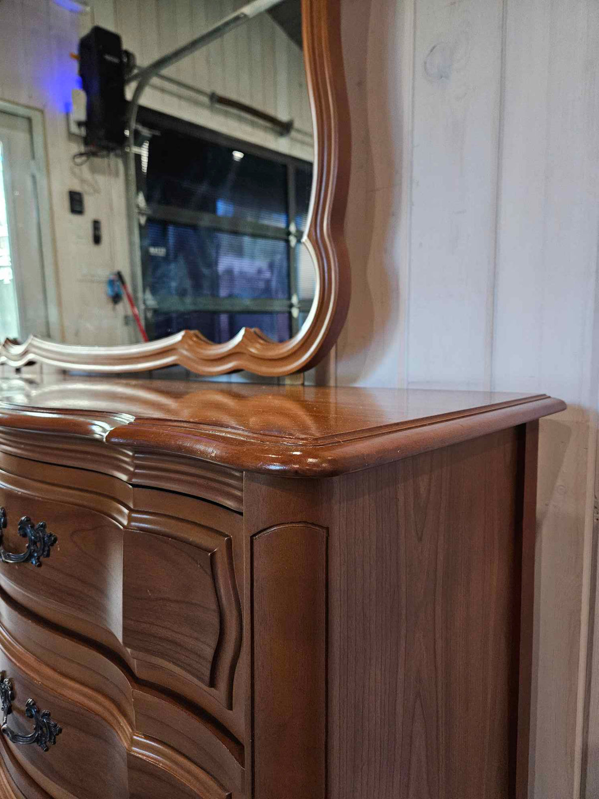 Victoriaville 9 Drawer Dresser