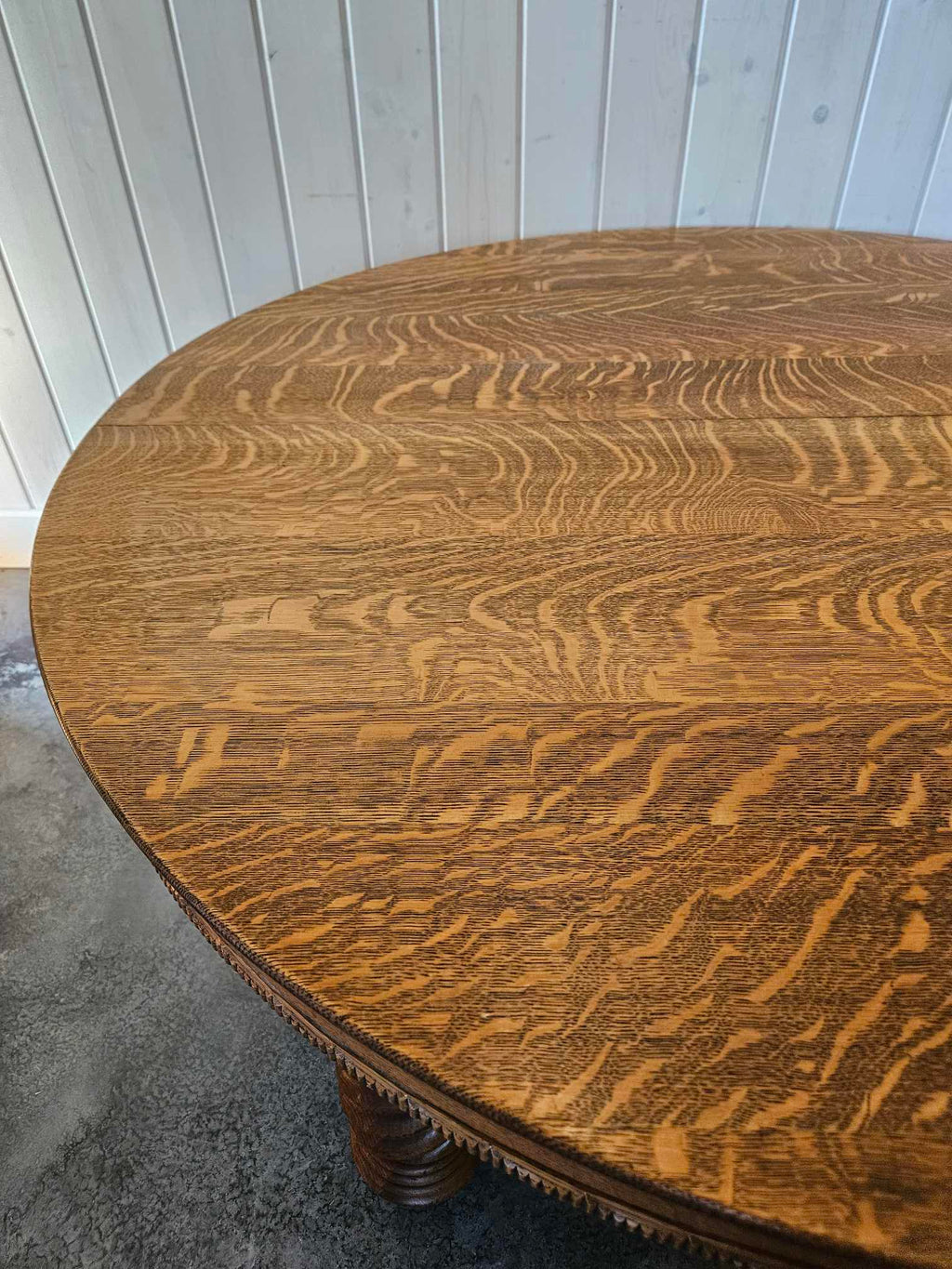 Round Oak Dining Table