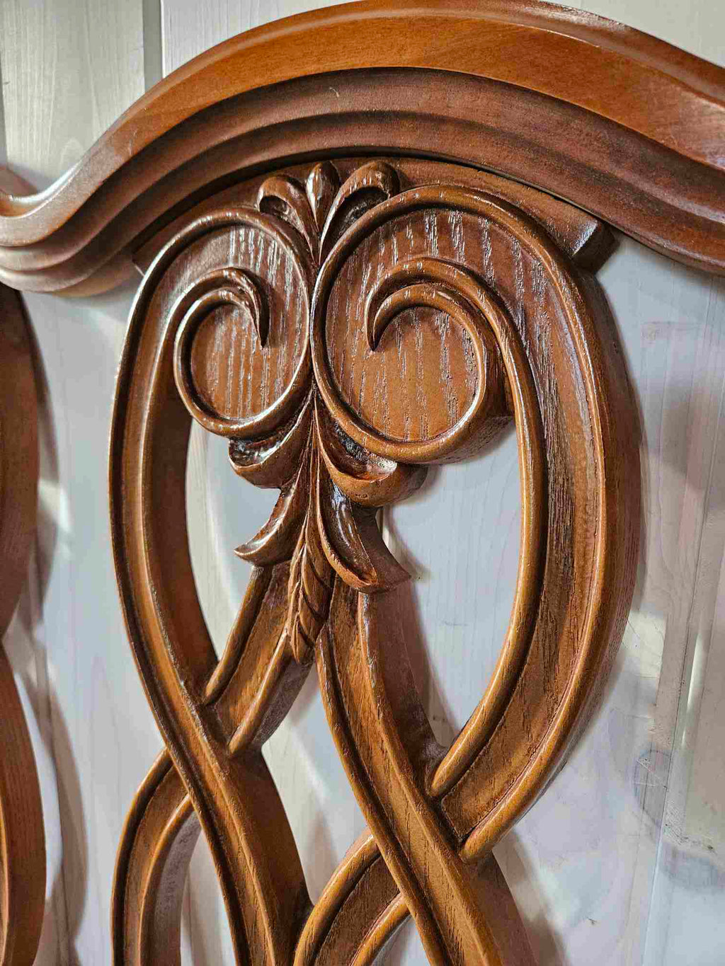 Victoriavilla Queen Head Board