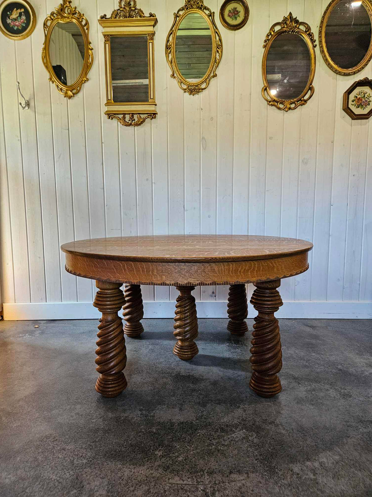 Round Oak Dining Table