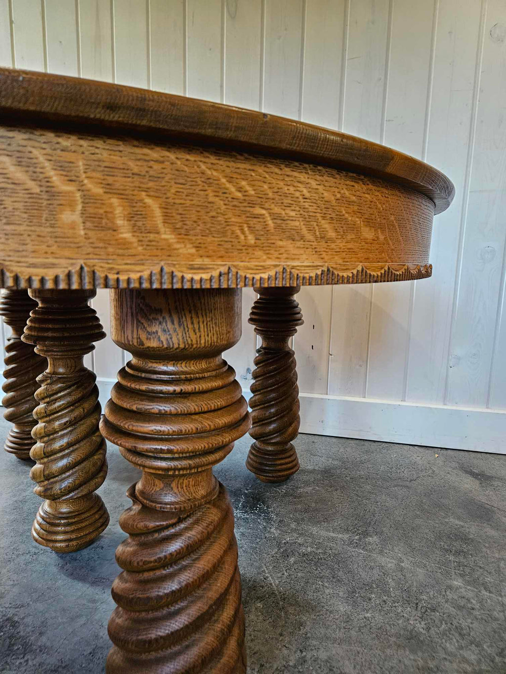 Round Oak Dining Table