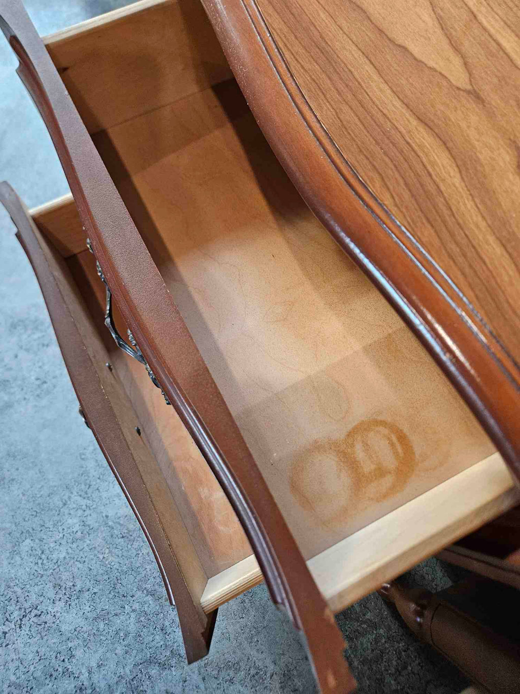 Victoriavilla Nightstands