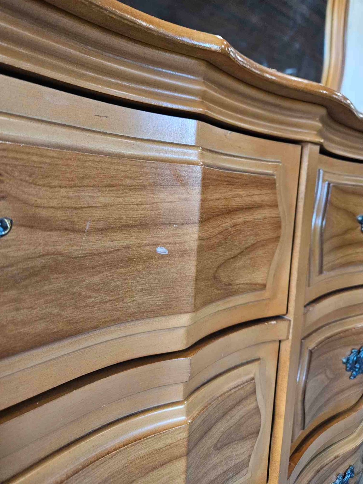 Victoriaville 9 Drawer Dresser