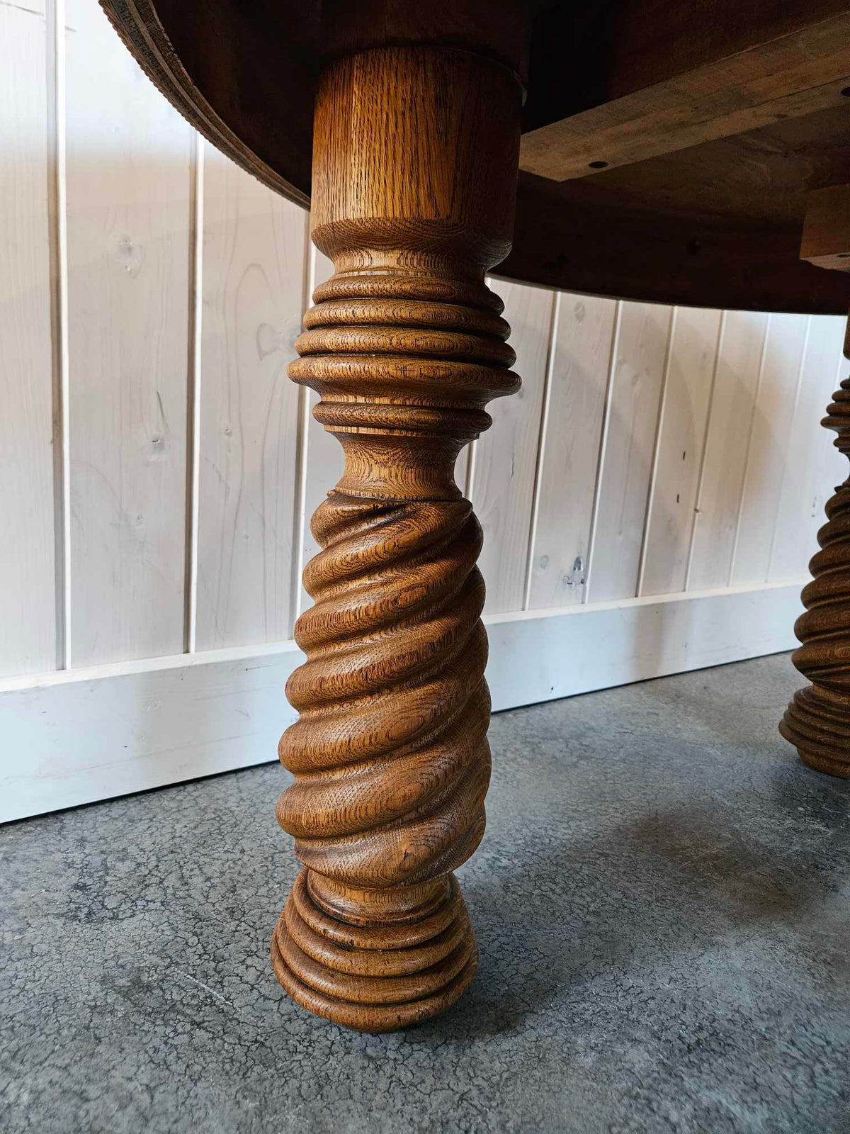 Round Oak Dining Table